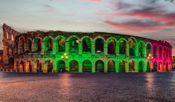 Arena di Verona illuminata